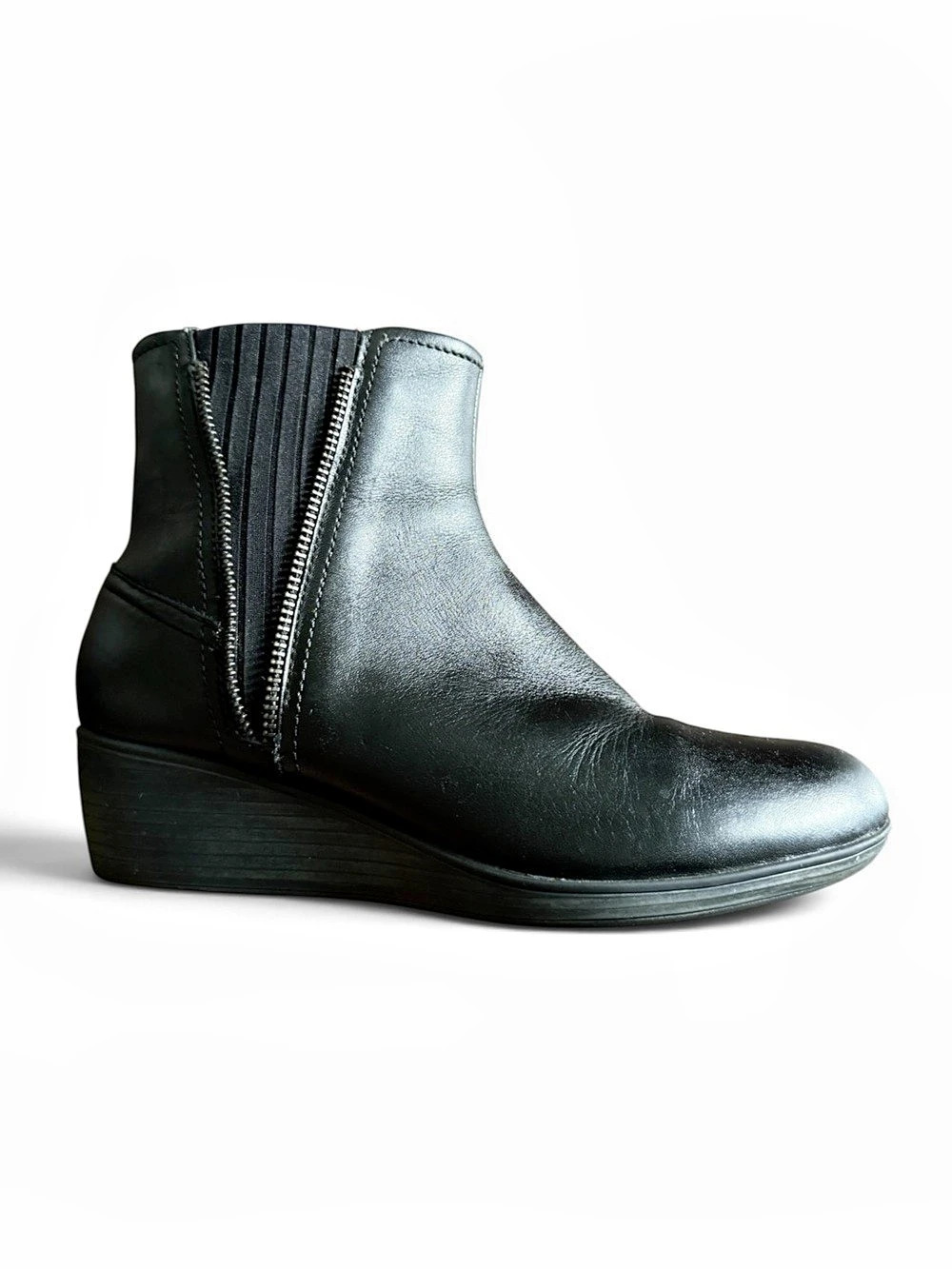 EASTLAND Layla Slip On Black Leather Ankle Boots Size 8 Women